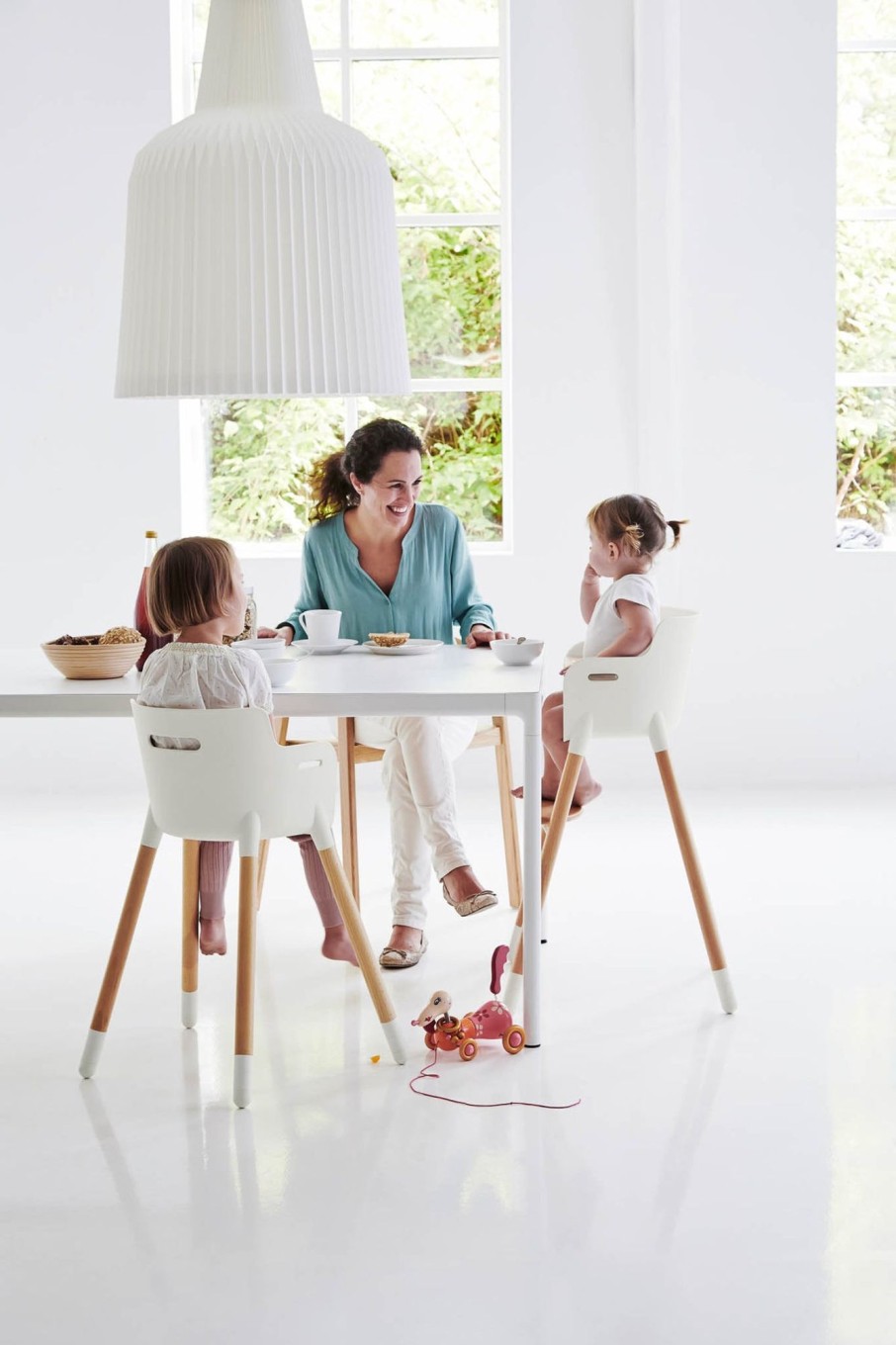 Best FLEXA Kinderstoel White/Clear Lacquer Beech